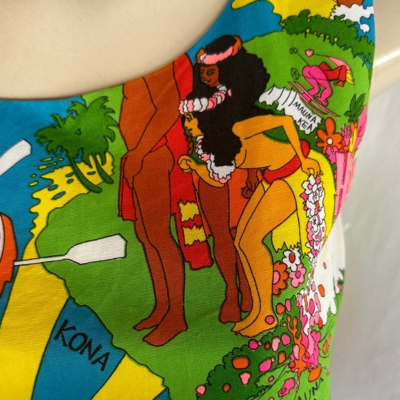 Colorful Sleeveless Graphic Dress - Picture 17 of 17